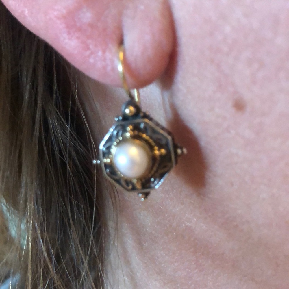 Konstantino sterling silver and 18k gold with pearls at the center earrings!